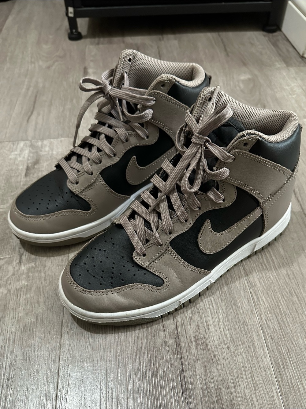 Nike Dunk High Moon Fossil Women’s Sneakers sz 6.5